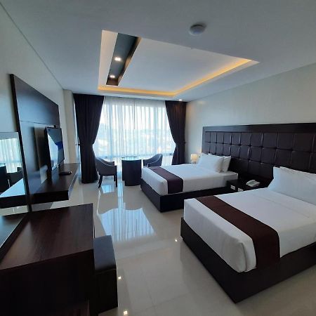 Winrich Hotel Mactan Exterior foto